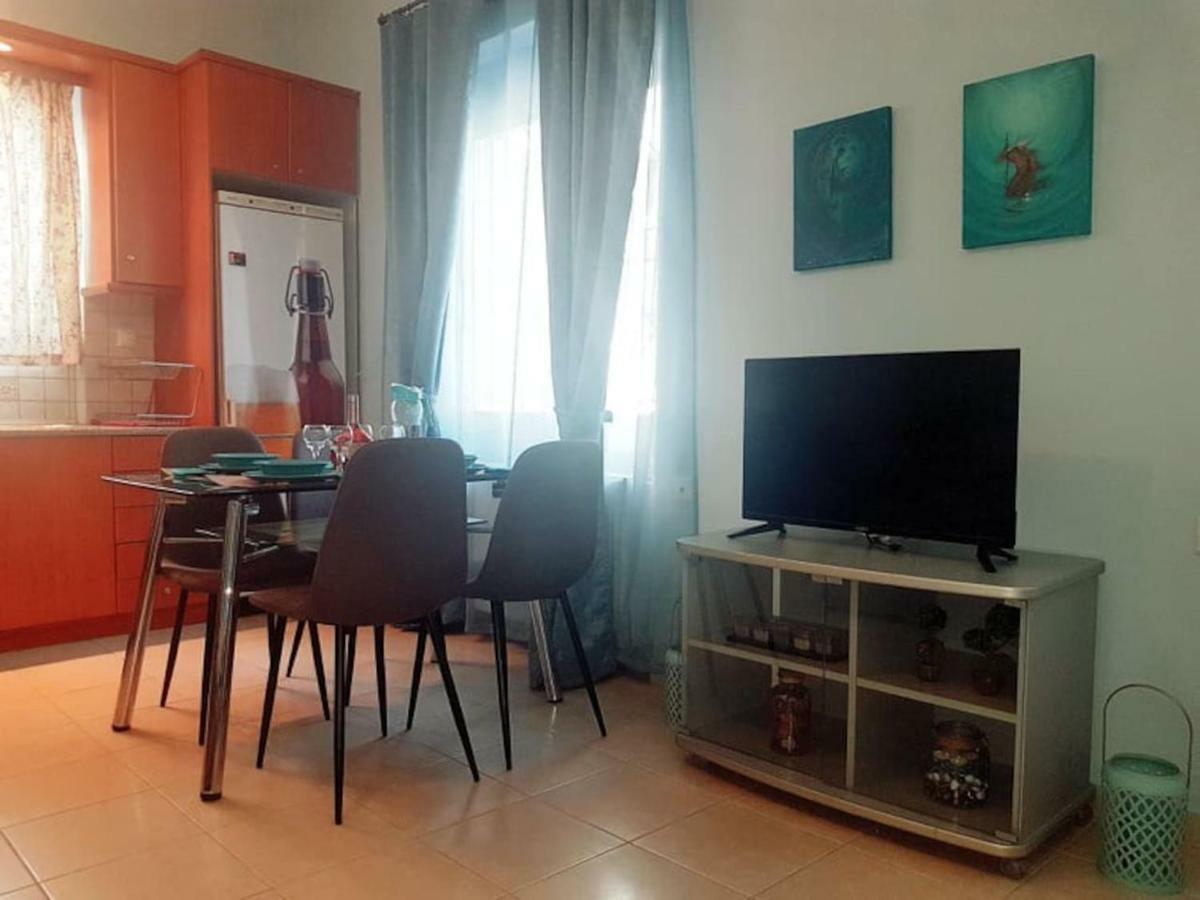 Cozy Apartment Near Monastiraki Atene Esterno foto